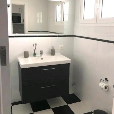 Suri קוסטה טגוויסה