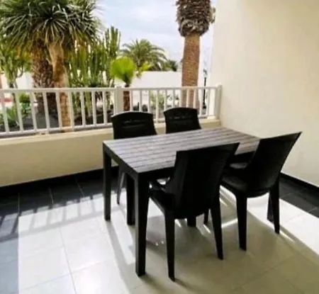 Suri קוסטה טגוויסה